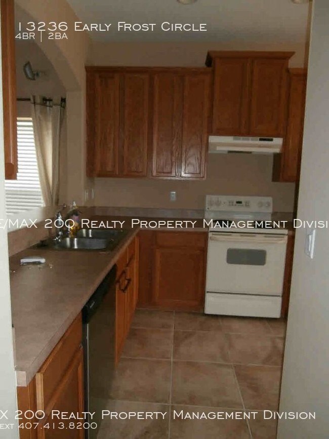 Building Photo - GATED COMMUNITY IN AVALON LAKES