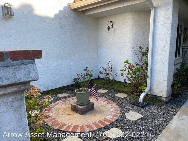 Building Photo - 3 br, 2.5 bath House - 2178 Redwood Crst