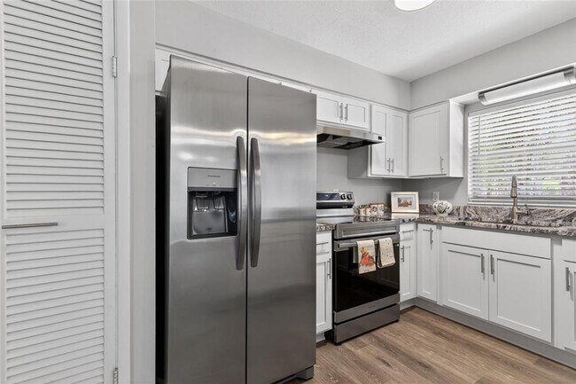 Foto del edificio - 3907 NW 21st St