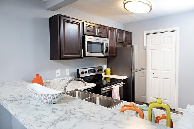 Foto del edificio - Crabtree Crossing Apartments and Townhomes