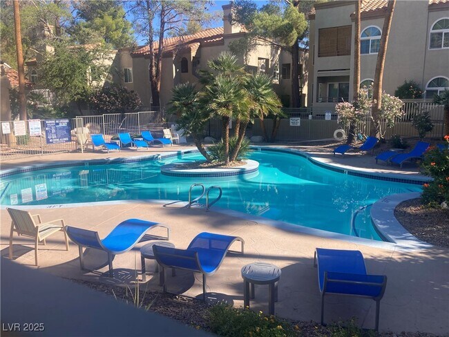 Building Photo - 3145 E Flamingo Rd