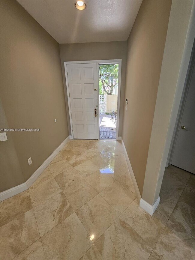 Foto del edificio - 3772 NE 207th Terrace