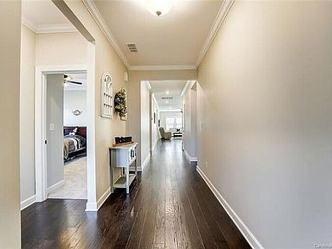 Building Photo - 1032 Ellington Downs Way