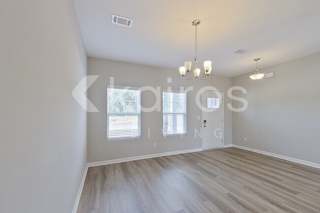 Foto del edificio - 7355 Foggy River Dr