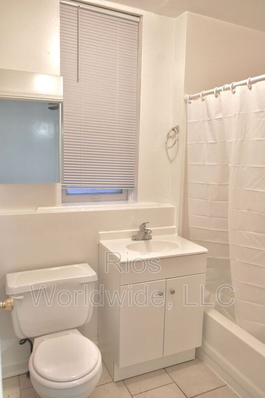 Building Photo - 2309 Bellevue Ave