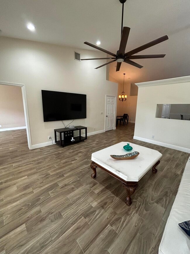 Foto del edificio - 6351 Long Key Ln