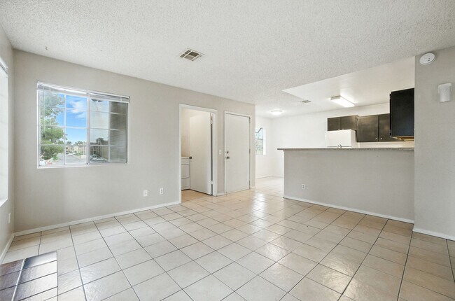 Building Photo - First floor 2-Bedroom, 1-Bath with Firepla...