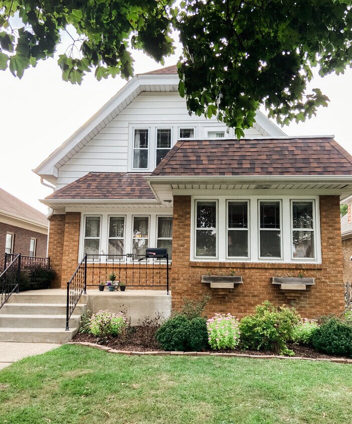 Welcome home! - 3031 S 44th St