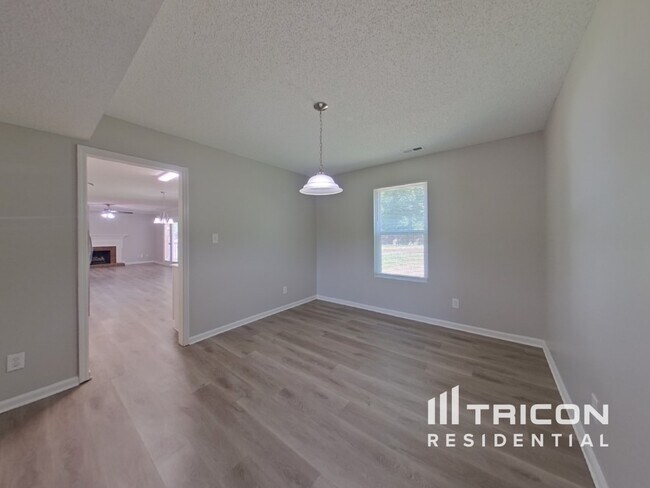 Building Photo - 12425 High Valley Ln