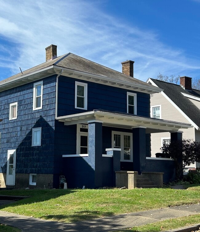 Building Photo - 317 N High St