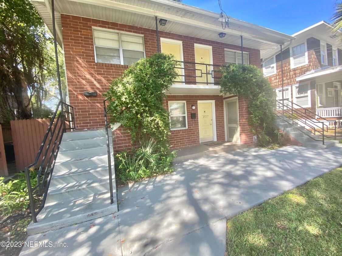 2729 Herschel St, Jacksonville, FL 32205 Room for Rent in