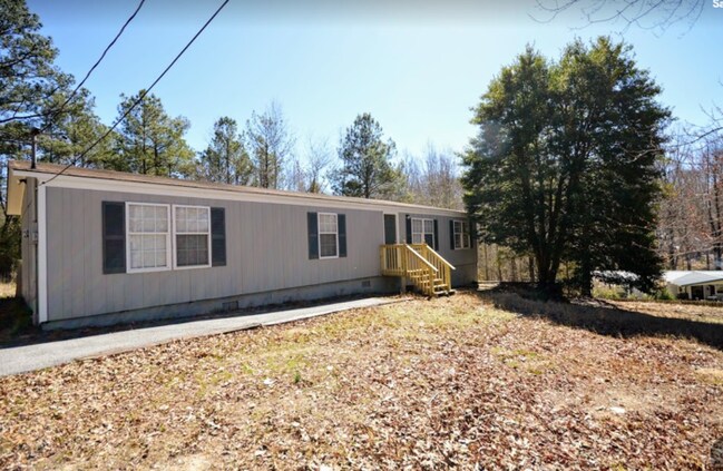 Building Photo - 3 Bedroom 2 Bath Large Lot