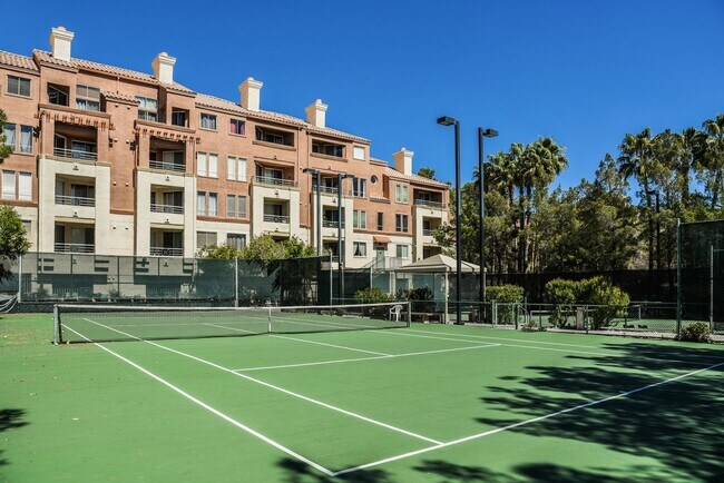 Foto del edificio - Fully furnished (Short Term Available) / G...