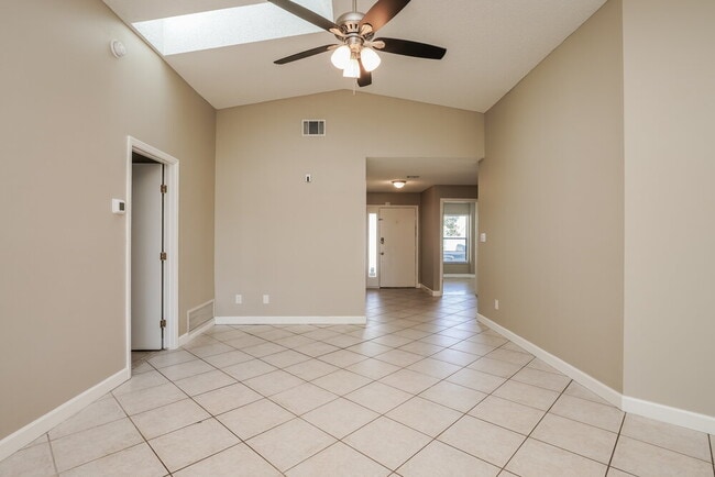 Building Photo - 3422 Burlington Dr