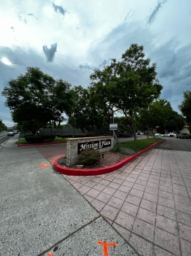 Foto del edificio - Beautiful 2 BD, 2 BA First Floor Condo at ...
