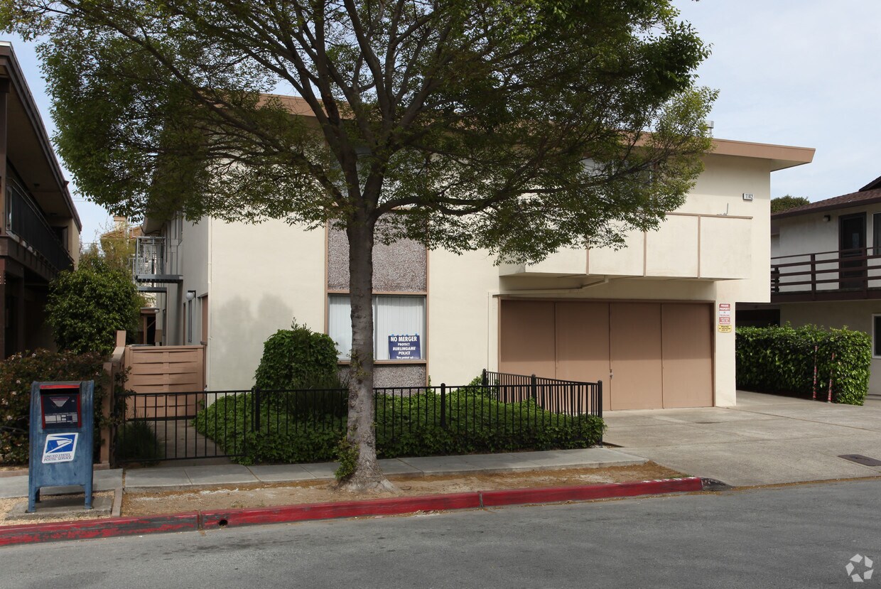 Building Photo - 1142 Capuchino Ave