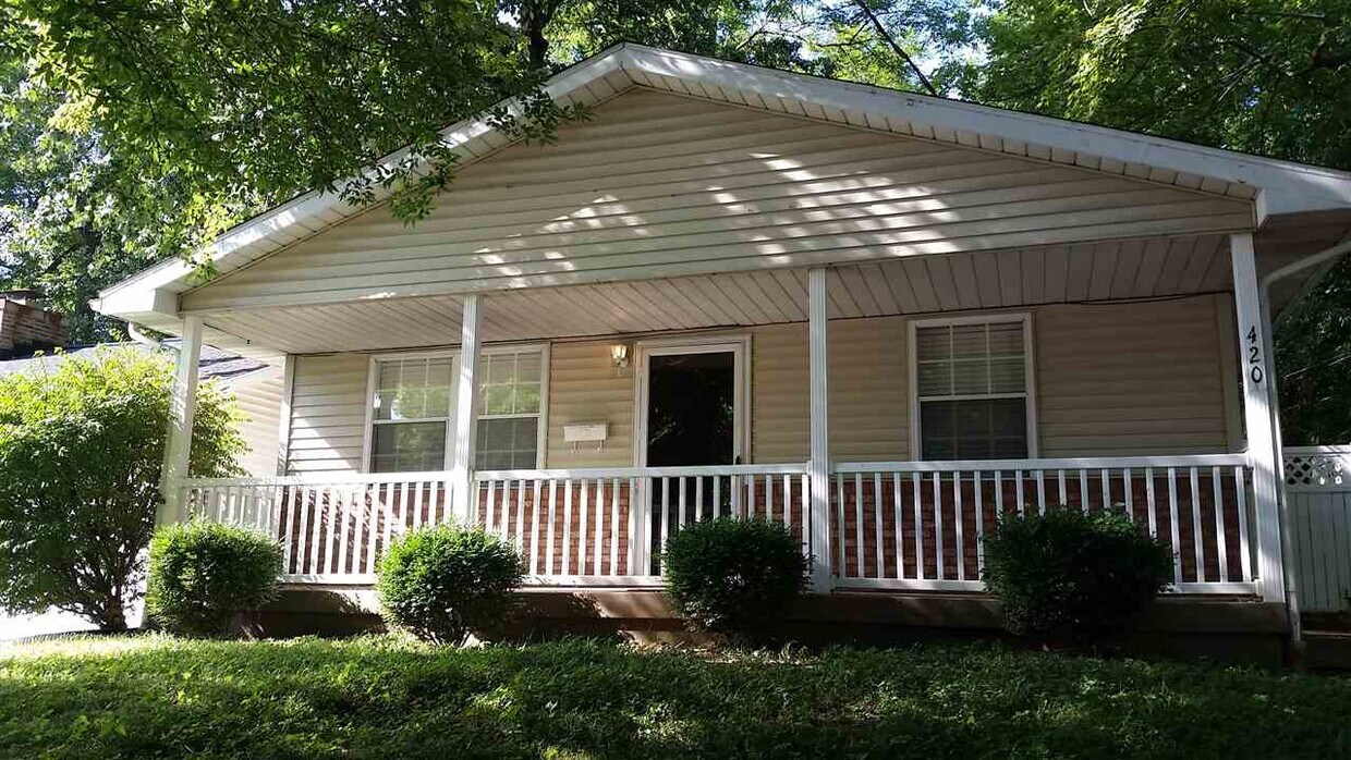 Primary Photo - 418 W Main St