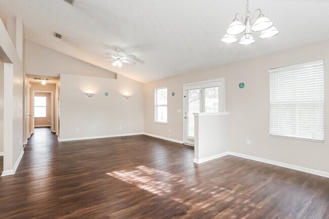 Foto del edificio - 3410 Guernsey Ct