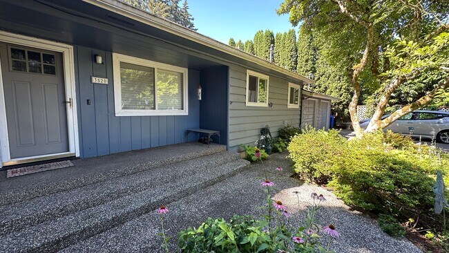 Building Photo - SW Portland, Spacious 2-Bed 2-Bath Home fo...