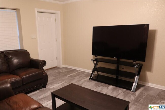 Foto del edificio - 3607 Woodrow Dr