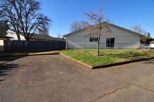 Foto del edificio - 4898 Chinook Ct SE