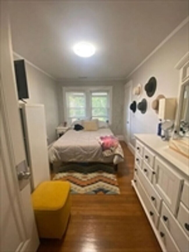 Foto del edificio - Charming 1 Bedroom-No Broker Fee