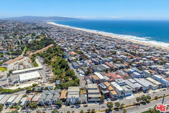 Foto del edificio - 472 Rosecrans Ave