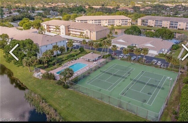 Foto del edificio - 9640 Victoria Ln