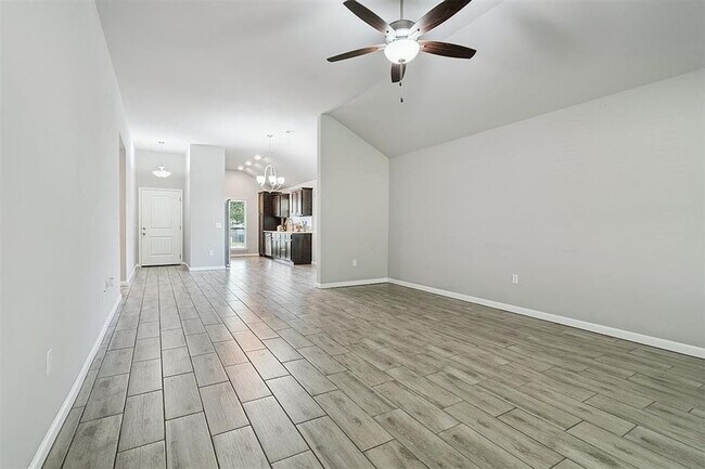 Building Photo - (3) Bed/(2) Bath in Eagle Cliff Addition Avail NOW!