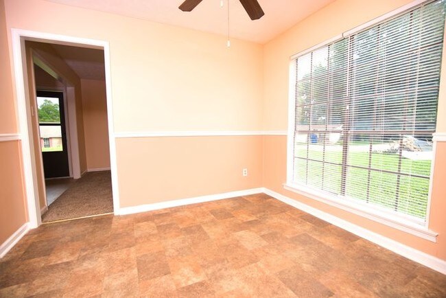 Building Photo - Prattville!! Camellia Woods