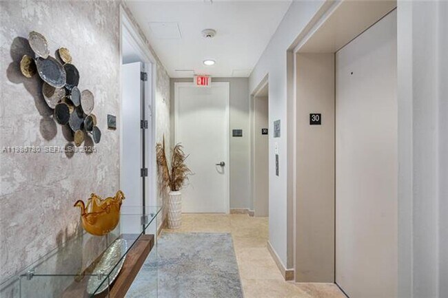Foto del edificio - 16001 Collins Ave