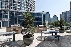 Photo du bâtiment - 208 Queens Quay W