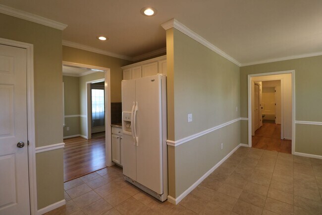 Building Photo - 505 Wallridge Dr