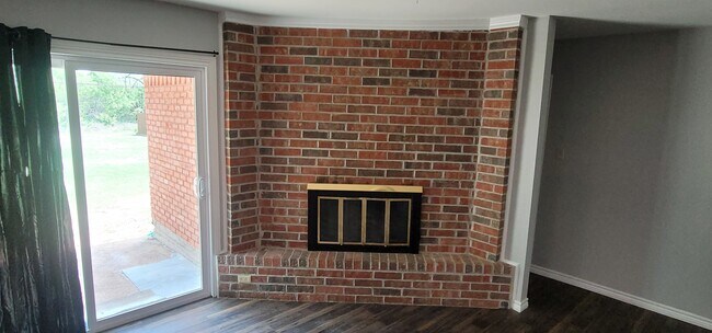 Foto del edificio - 4517 Jennings Ave