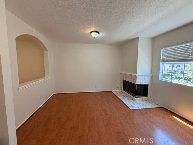 Foto del edificio - 2300 Maple Ave