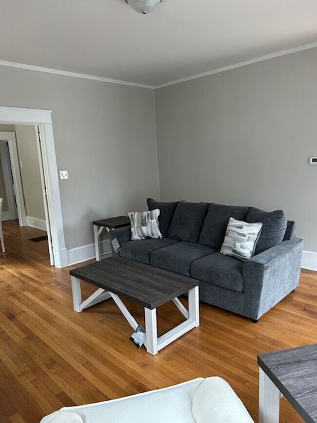 Foto del edificio - SHORT TERM, FULLY FURNISHED, CORPORATE UNIT
