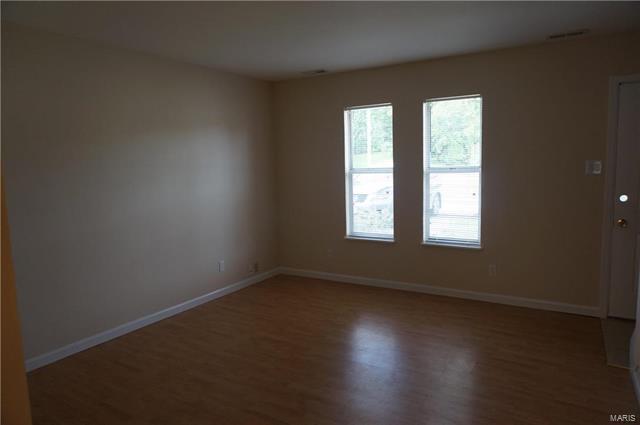 Primary Photo - 103 Walnut St