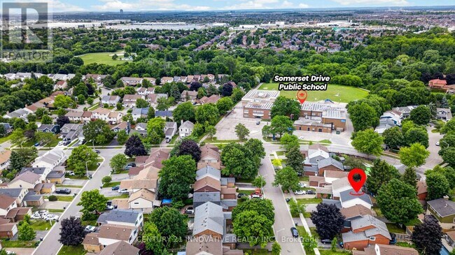 Building Photo - 154 Fanshawe Dr