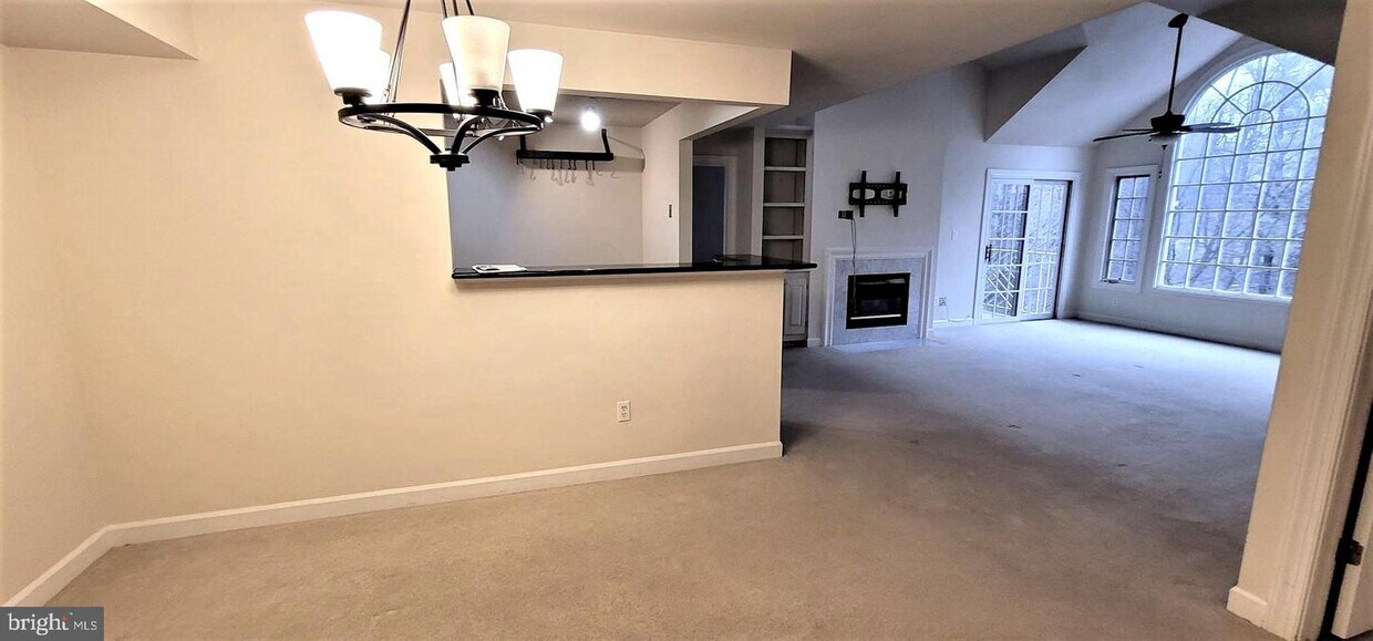 12233 Fairfield House Dr Unit 210B, Fairfax, VA 22033 Room for Rent