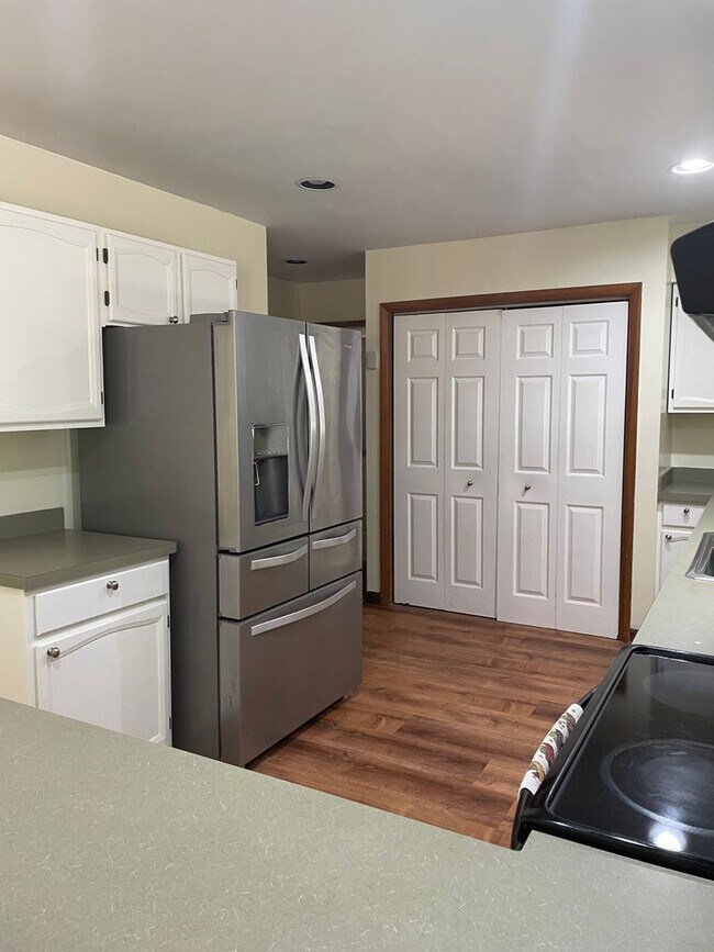 Foto del edificio - 3 Bedroom Home in Dauphin