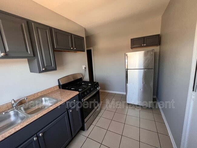 Foto del edificio - 3725 W Grand Ave