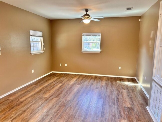 Building Photo - 5640 Mounthill Ct