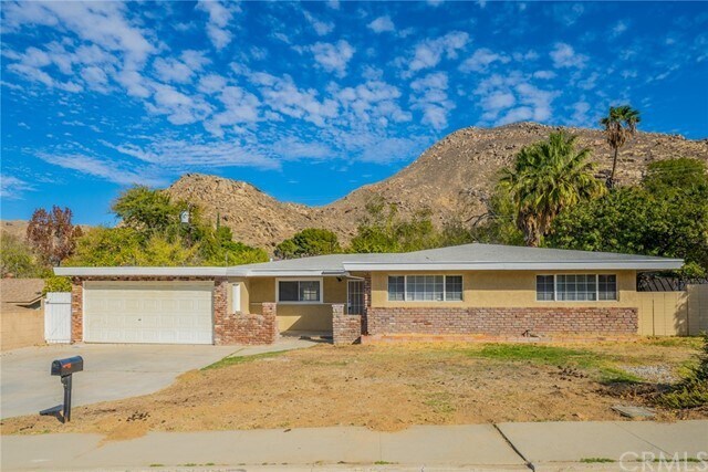 Building Photo - 639 Glenhill Dr
