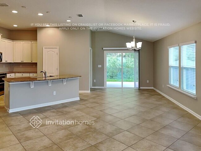 Foto del edificio - 375 Samara Lakes Pkwy