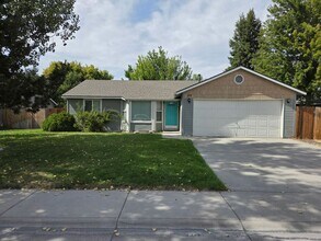 Building Photo - 80 W Bloomington Dr