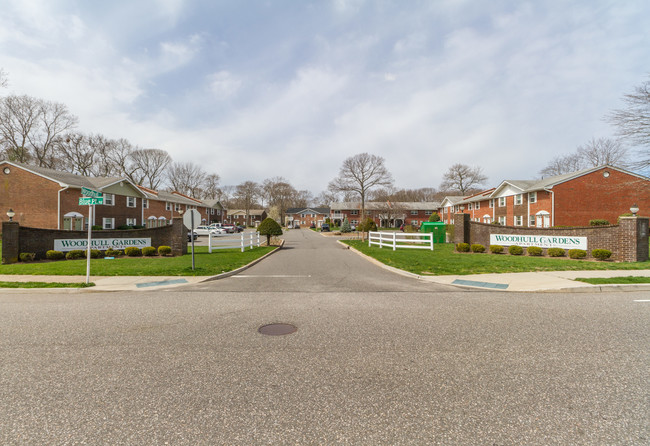 Main Entrance - Woodhull Gardens