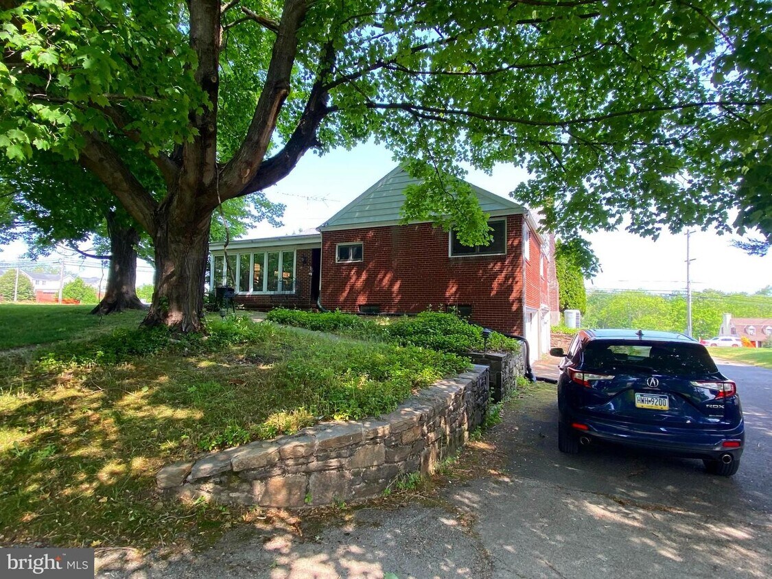 814 E Baltimore Pike, Square, PA 19348 House Rental in