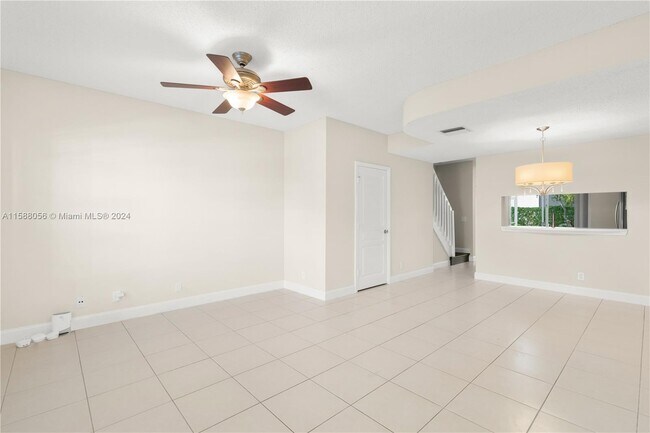 Foto del edificio - 9920 NW 57th Manor