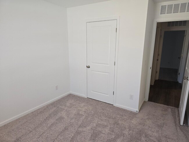 Foto del edificio - 737 Dylan Ct