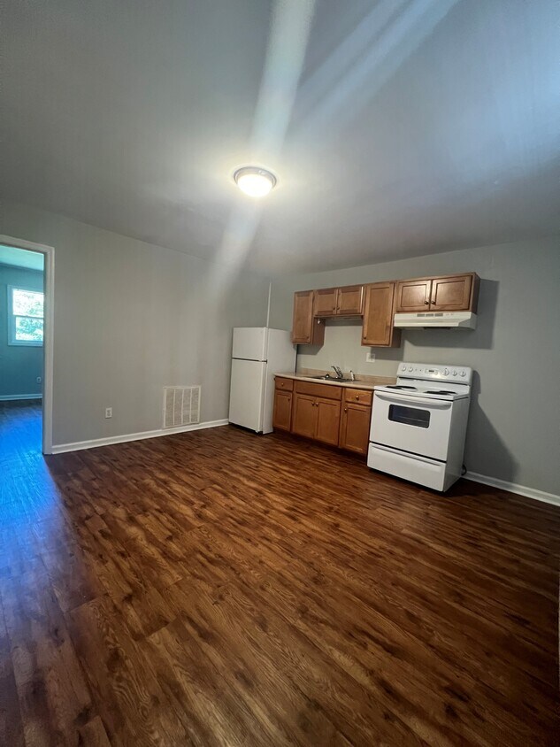 Foto principal - 2413 S Fraser St